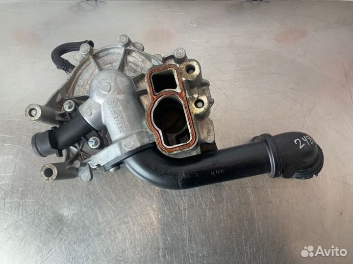 Помпа Mercedes C-Class W204 OM651 2.2 CDI 2011