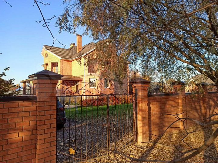 Коттедж 400 м² на участке 31 сот.