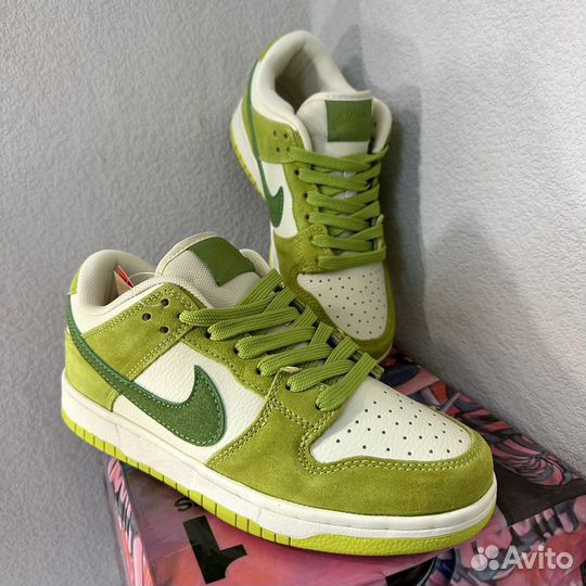 Nike SB Dunk Low Green Apple