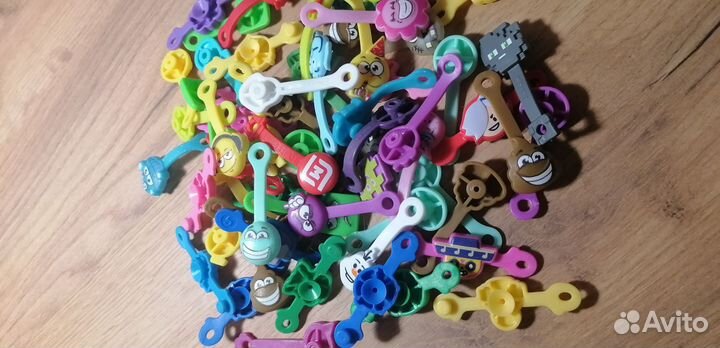 Игрушки из киндер сюрприза пакетом