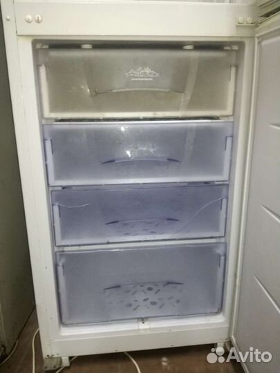 Двухкамерный Холодильник высота 205 см