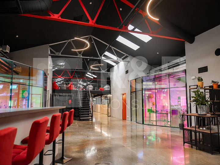 Аренда офиса 2415 м2 мансарда