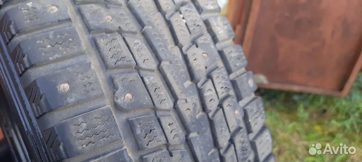 Dunlop SP Winter Ice 01 205/60 R16