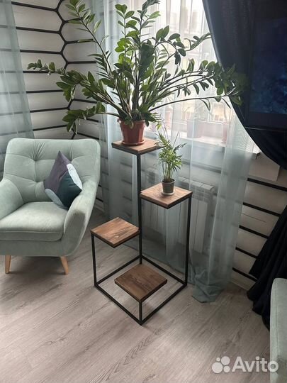 Подставка для цветов металлическая