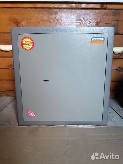 Сейф металлический