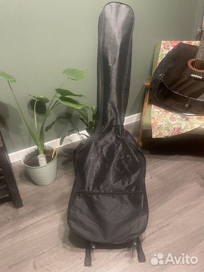 Акустическая гитара