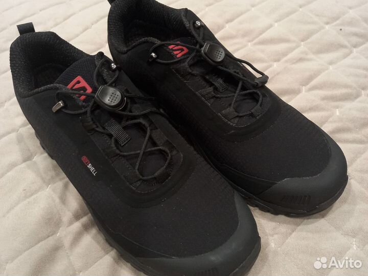 Продам кроссовки мужские