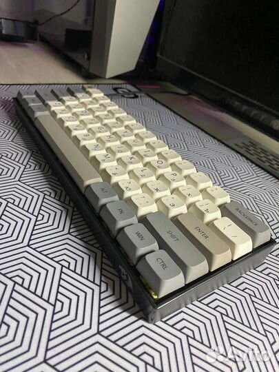 Кастомная клавиатура 60-ти процентная