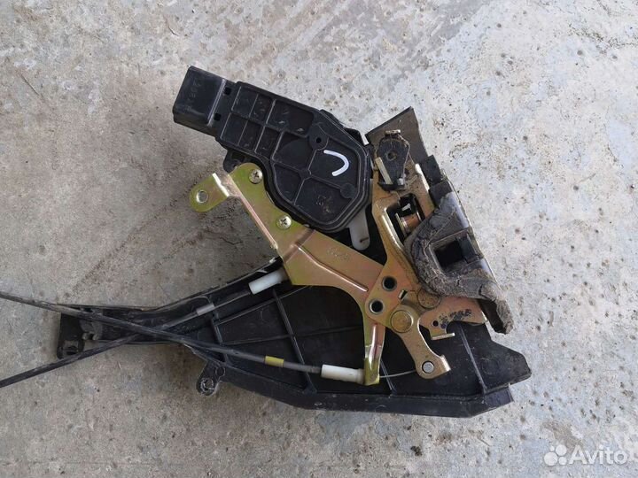 Geely MK Cross Замок двери задний