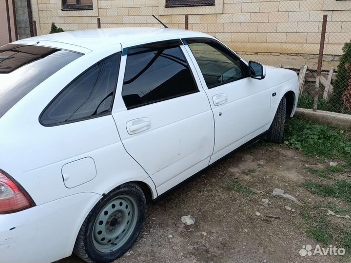 LADA Priora 1.6 МТ, 2010, битый, 300 000 км