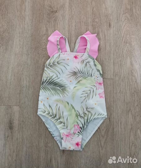 Красивый купальник, рост 98/104