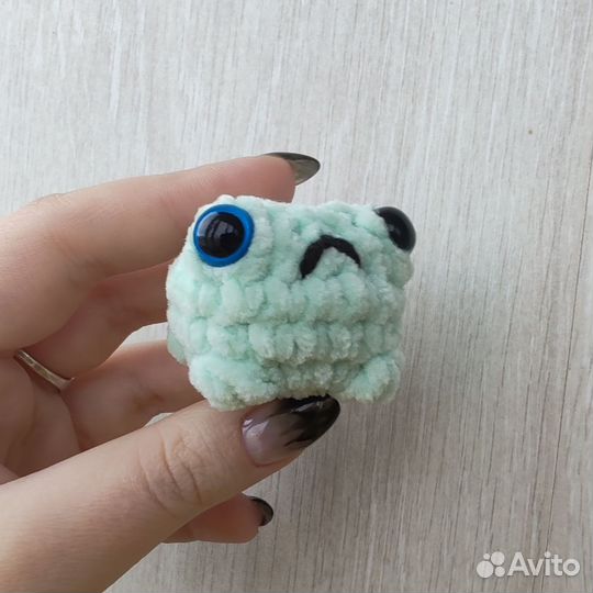 Вязаные игрушки лягушка