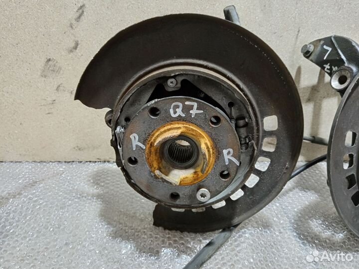 Кулак поворотный задний audi q7 4l