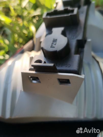 Фонарь крышки багажника на Ford Galaxy 2000-2006 1