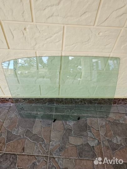 Стекло двери Skoda Octavia A7