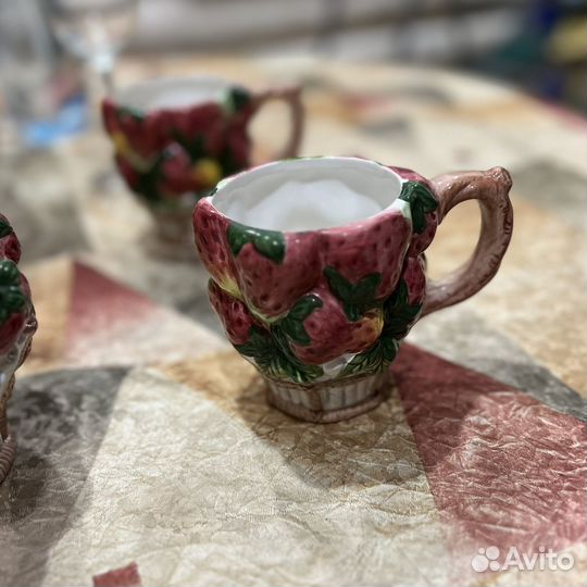 Заварочный чайник с чашками