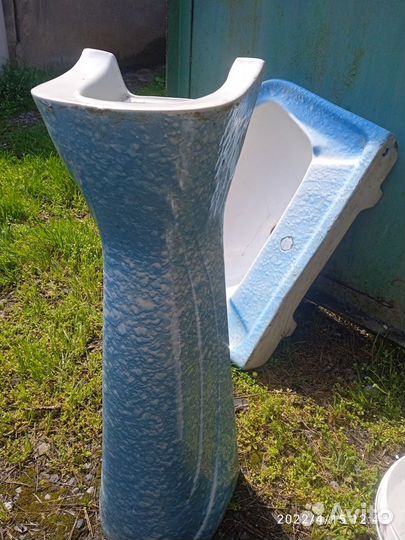 Раковина с тумбой на кухню