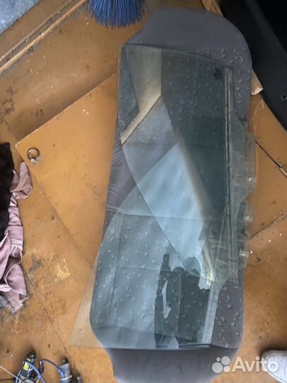 Стекло переднее левое спектра