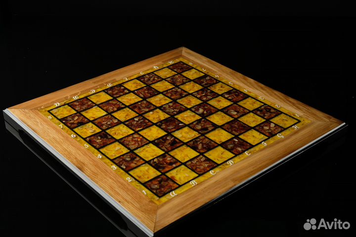 Янтарные шахматы. Шахматы из янтаря. 