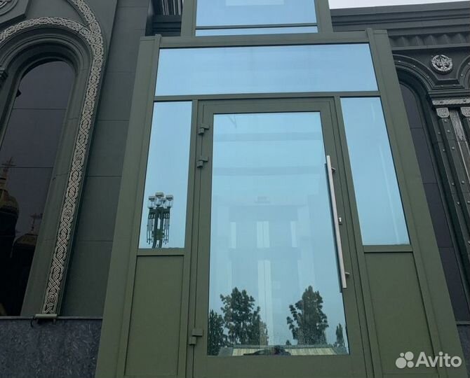 Двери алюминиевые стеклянные
