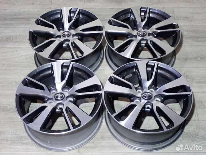 Комплект оригинальных дисков R17 Toyota Rav4