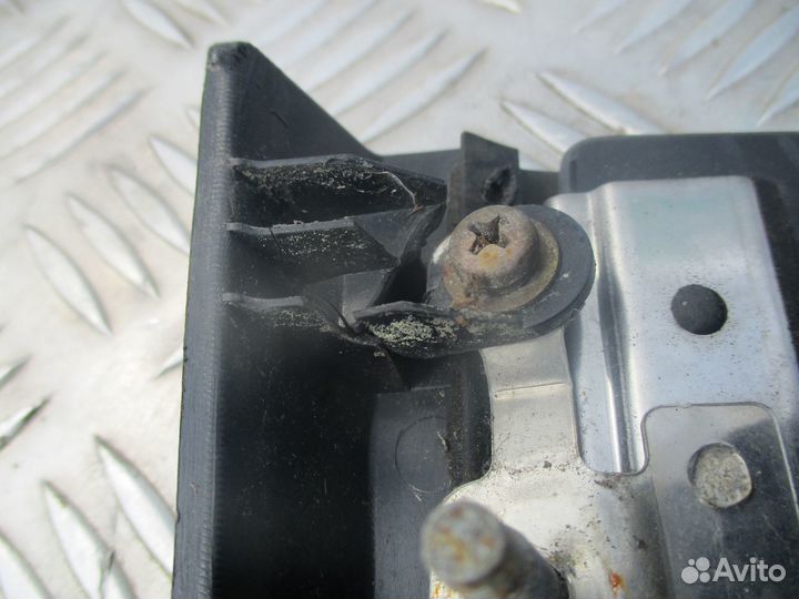 Стекло открывающееся правое Mitsubishi Montero 3