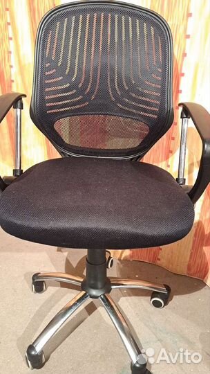 Компьютерное кресло