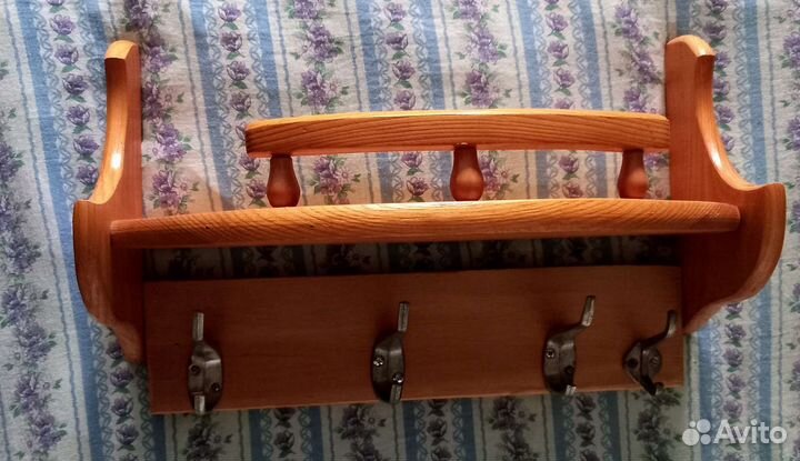 Вешалка для одежды настенная