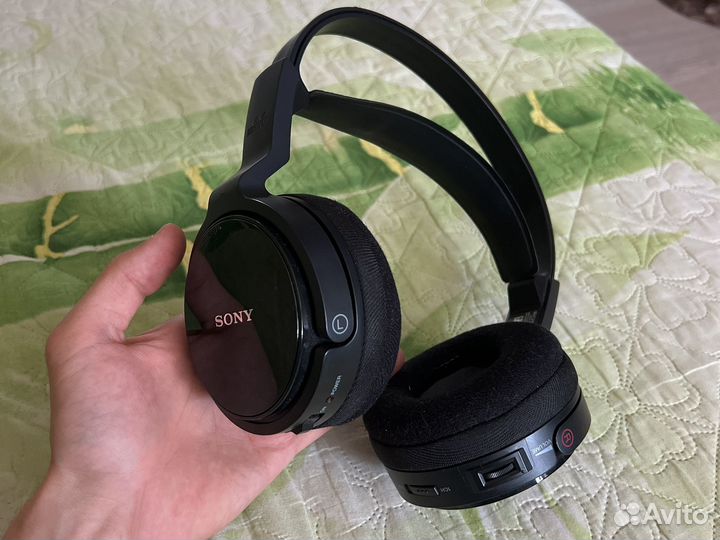 Беспроводные наушники Sony