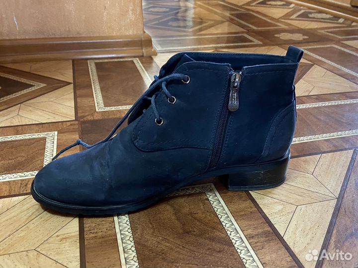 Женские сапожки