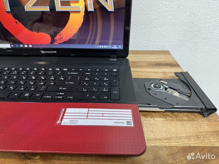 17.3 игровой A8 4 ядра 12Gb SSD+HDD две видеокарты