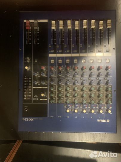 Микшер yamaha M12/4 (б/у)