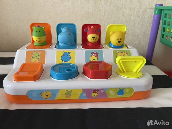 Развивающие игрушки (говорящий коврик,слоник и др)