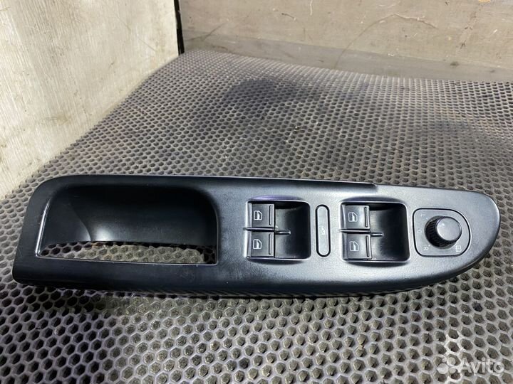 Блок стеклоподъемников VW Passat B6 Пассат