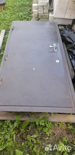 Металлическая дверь бу