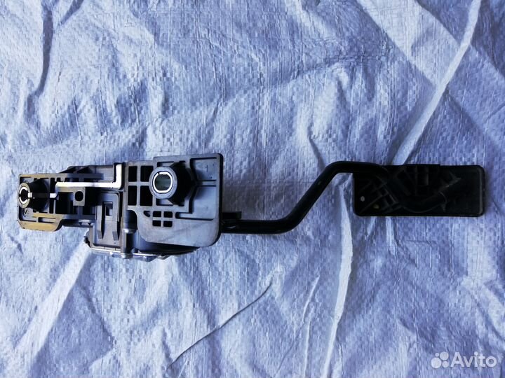 Электро педаль Mitsubishi Galant 9