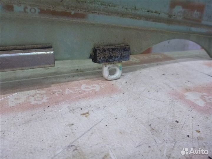 Стекло двери переднее правое Toyota Rav4 ACA30