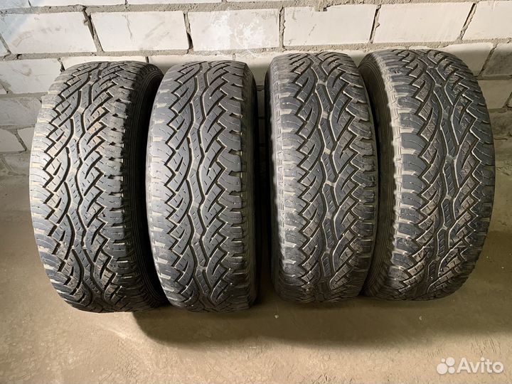 Continental ContiCrossContact AT 215/65 R16 98T