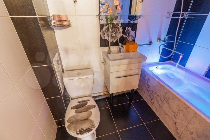 2-к. квартира, 51 м², 1/9 эт.