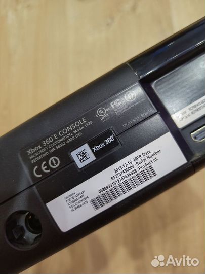 Приставка Xbox 360e 4Gb