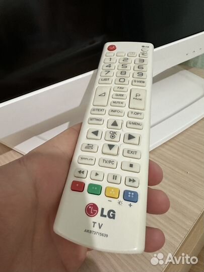 Телевизор LG 26LN457U в хорошем состояние без коро