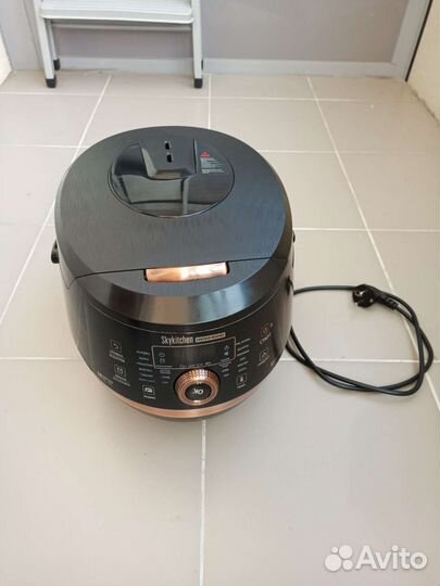 Мультикухня SkyKitchen CB391S, черный