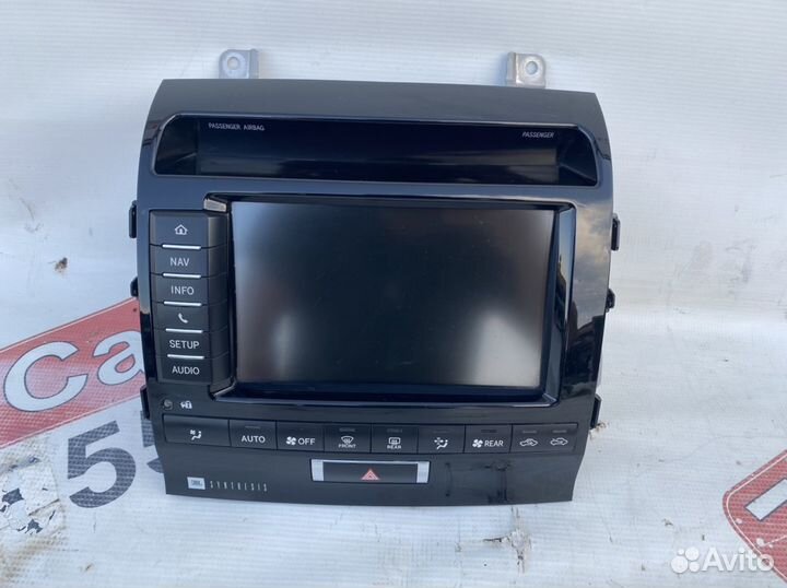 Toyota Land Cruiser 200 монитор Рестайлинг