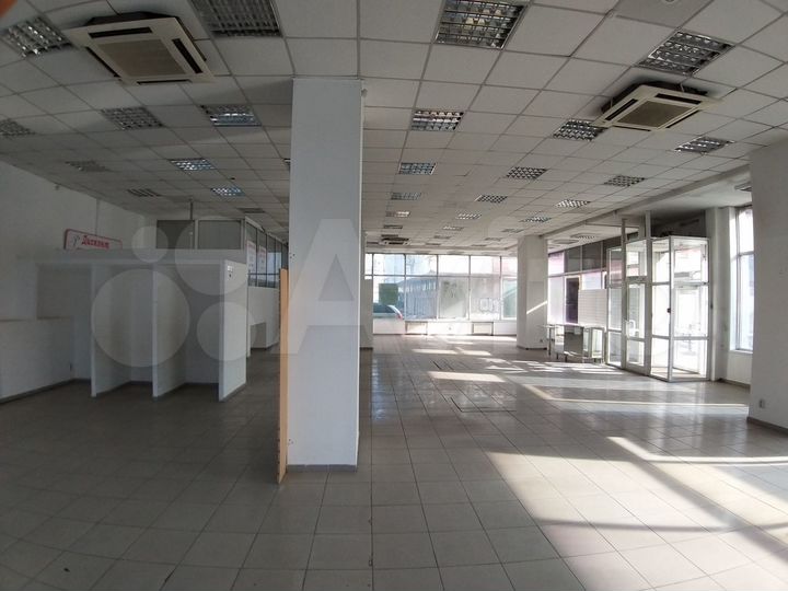 Помещение на 1 линии, 300 м²