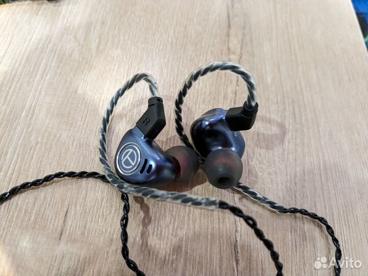 Наушники (trn v90)