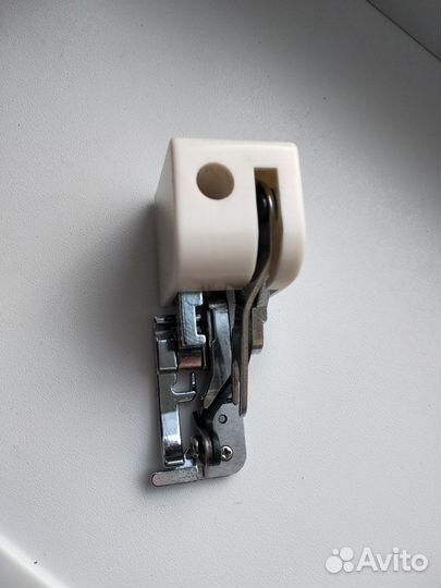 Лапка-бокорез для швейных машин