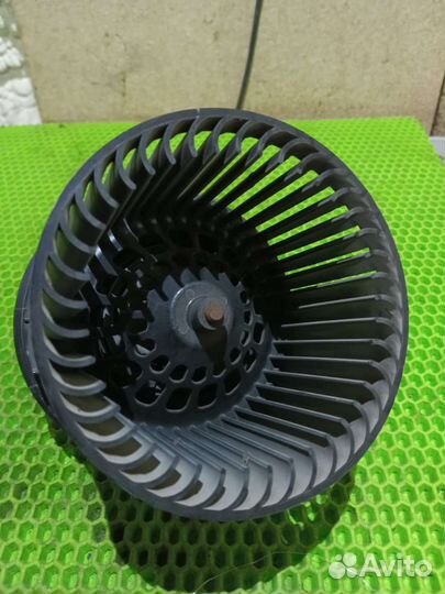 Моторчик печки Peugeot 308