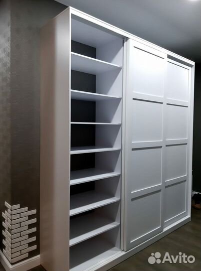 Дверный шкаф