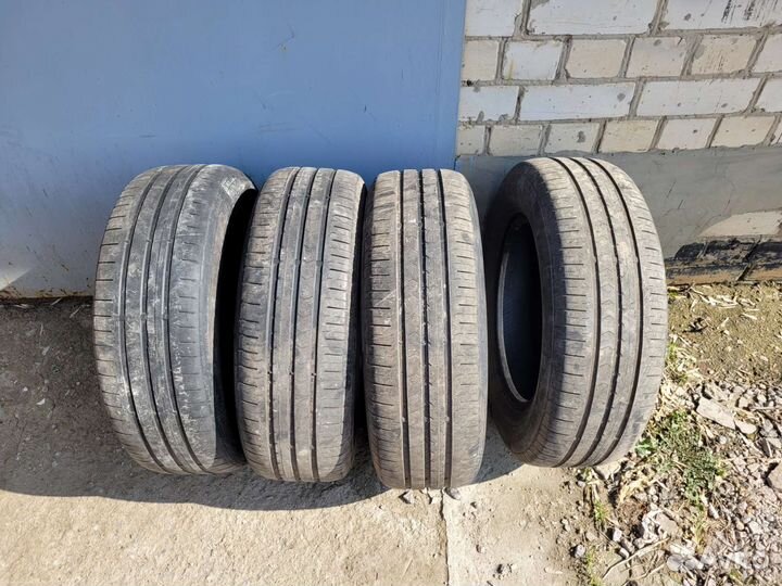 Continental ContiPremiumContact 5 215/65 R16 98