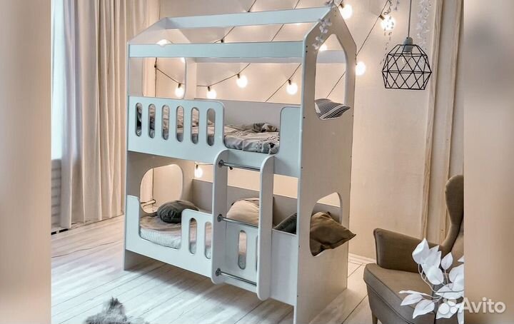 Кроватка двухярусная